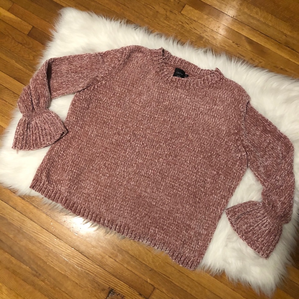 cliche • soft pink sweater with bell sleeves • PL